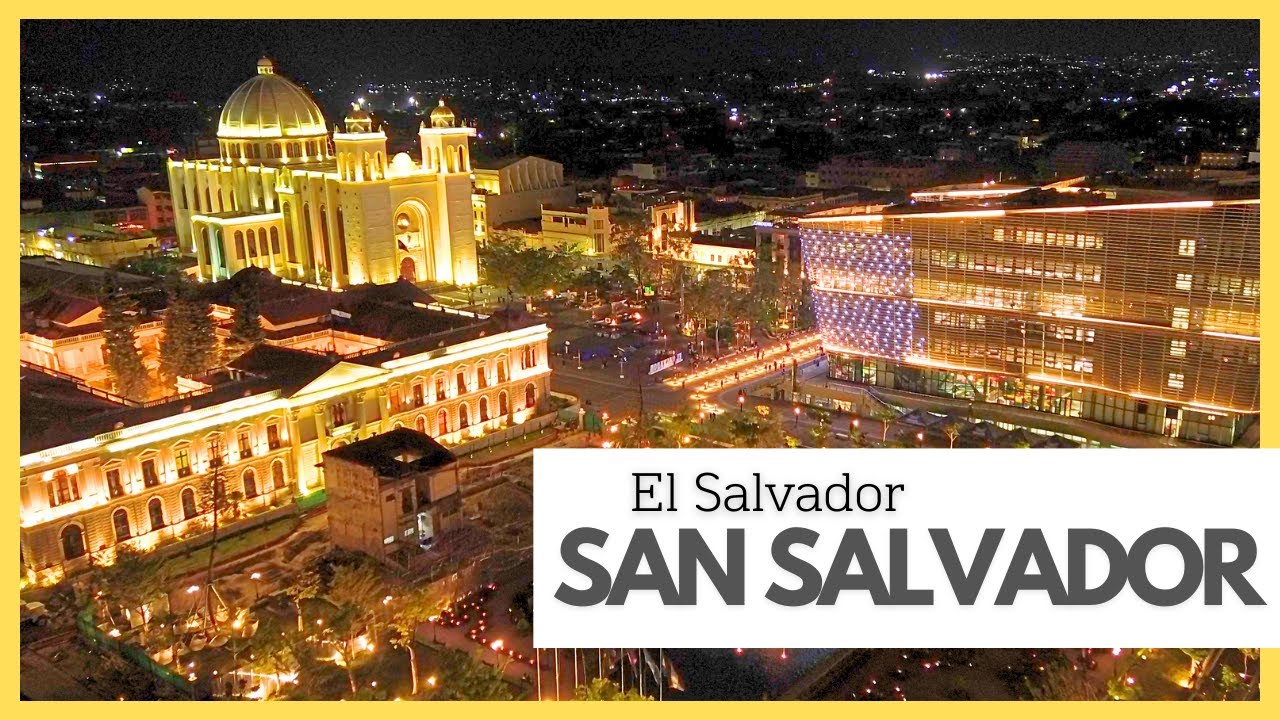 🏙️ Plaza Barrios de noche en el Centro Historico de San Salvador - EL SALVADOR 4K 🇸🇻
