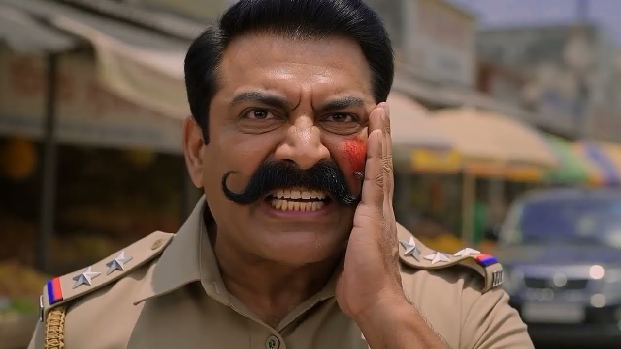 ଏମିତି କଣ ହେଲା ଯେ ଜଣେ ବଡ଼ ଅଧିକାରୀ ଜଣେ ପୋଲିସ୍ ଅଫିସର୍ କୁ ଚାପୁଡ଼ା ମାରିଲେ, ଶୁଣିଲେ ଆଶ୍ଚର୍ଯ୍ୟ ହୋଇଯିବେ ..