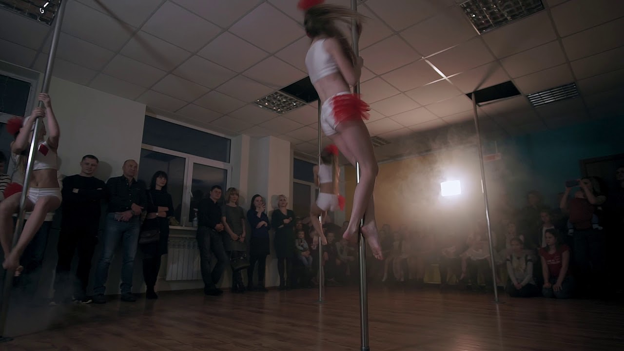 Отчётный концерт студии Puzzle Dance по Pole dance Kids.
Танец,, Мимы"