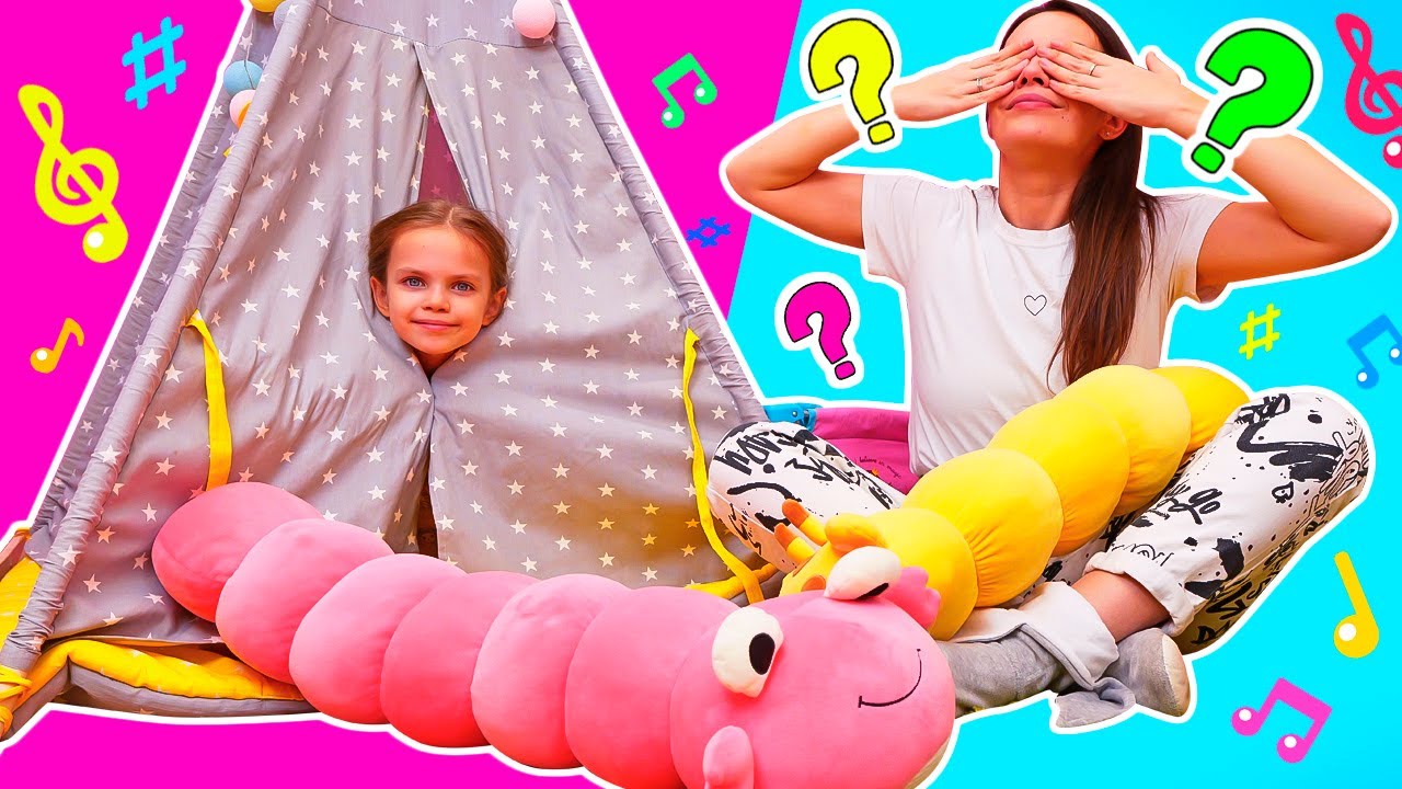 Maya y Lina juegan con sus amigos de peluche y cantan una canción