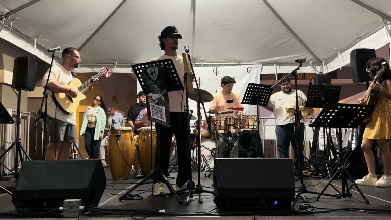Pa' que afinque, Cuatrista Fabiola Muñoz desde las Fiestas de la Calle San Sebastián