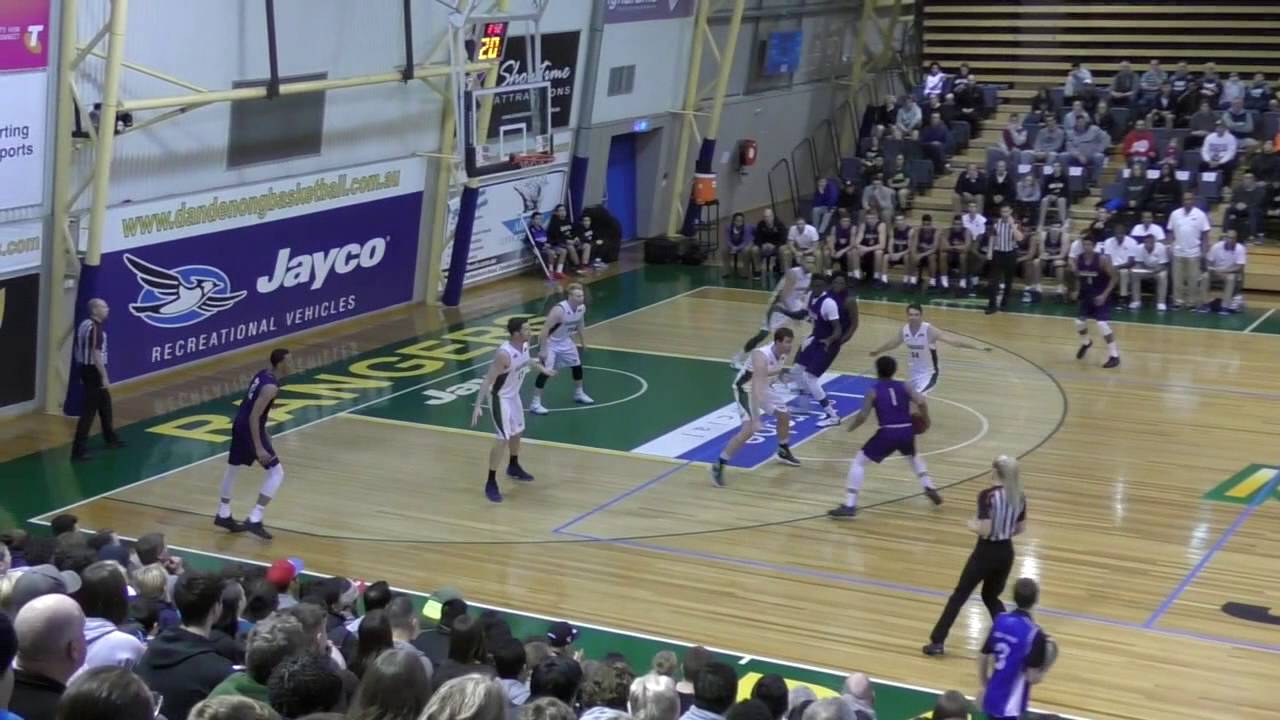 Dandenong Rangers vs. Uni. of Washington Huskies