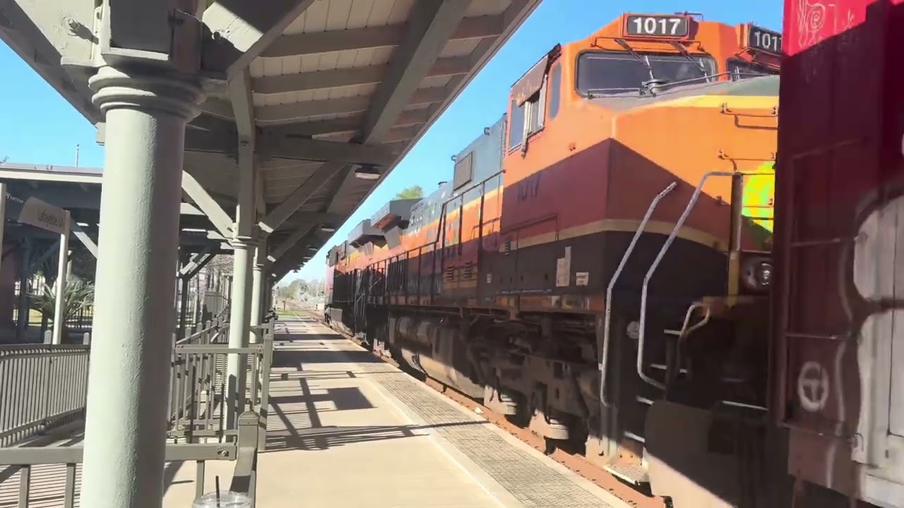 Bnsf mixed freight 8074 & H1 1017 with small hornshow, first part of the video.