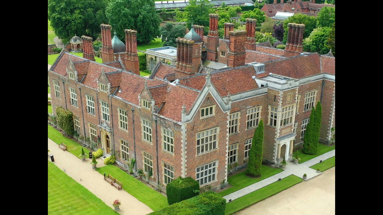 North Mymms Park #northmymmspark #droneservice #weddingvenue #aerialvideography #weddings #subscribe