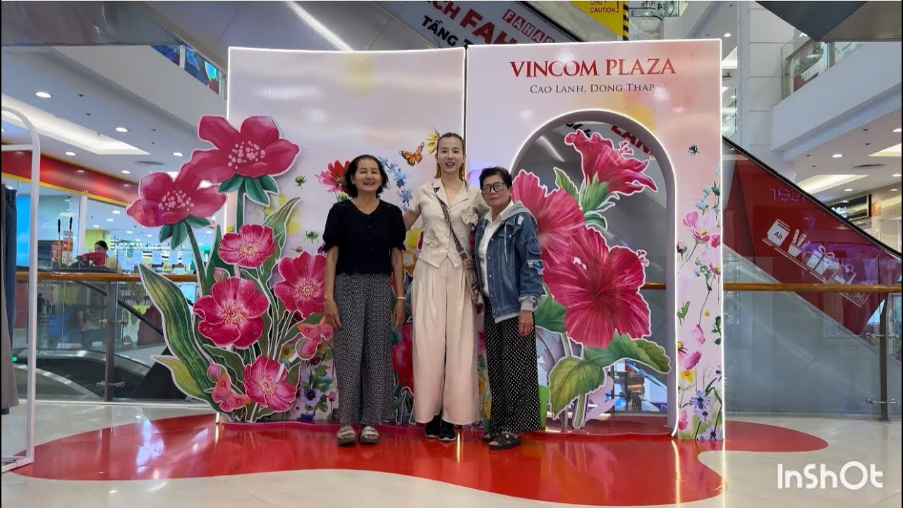 New year , mall , festival , market , Tết , Vincom , siêu thị , nhà hàng , Cao Lãnh 