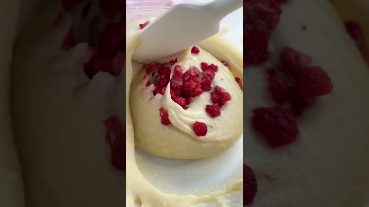 Lemon raspberry cupcakes! #lemon #raspberry #cupcake