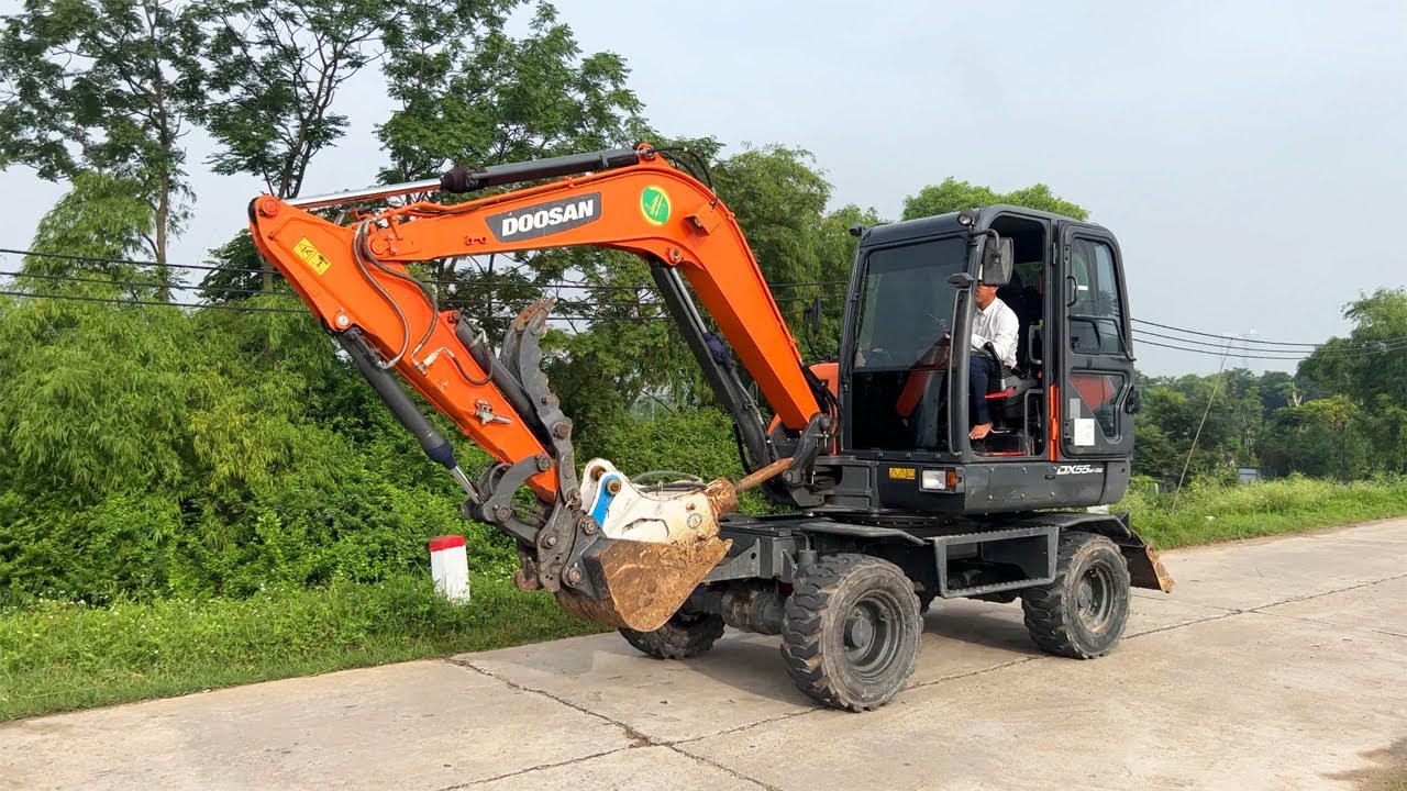 DOOSAN DX55W- 5K Của Xu&acirc;n Mạnh Vlogs Tại Việt Nam