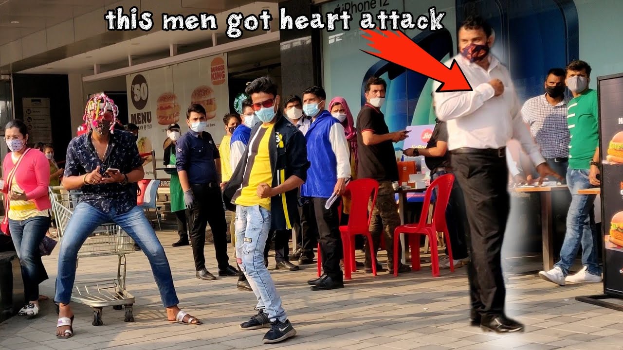 This Men got heart attack while dancing Bajre da Sitta...