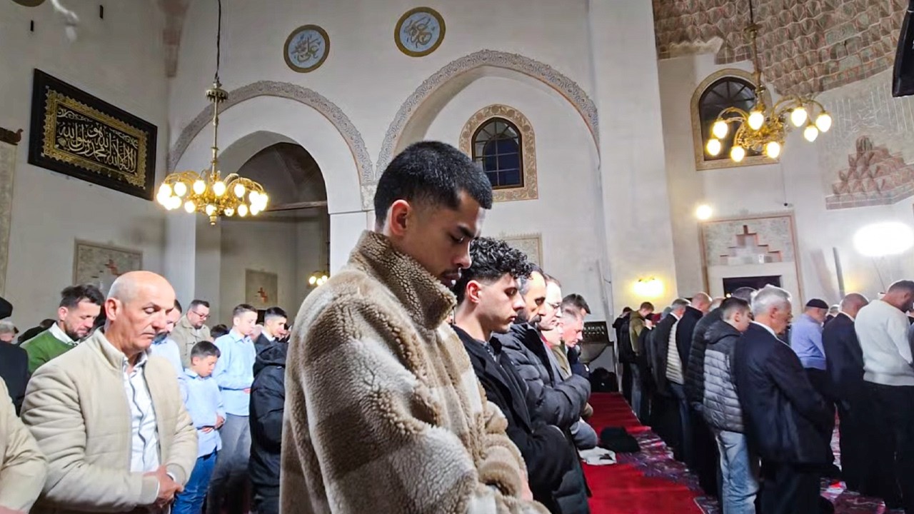 Eid Mubarak: Bosnia IRL Stream X Muslim Lantern
