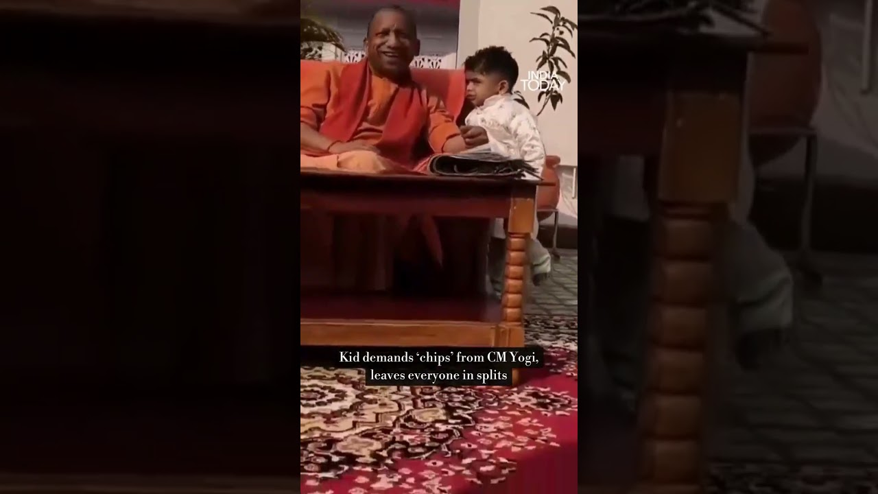 Viral Video: Child&rsquo;s Chips Request Makes Yogi Adityanath Laugh During Public Meet| Yogi Viral Video