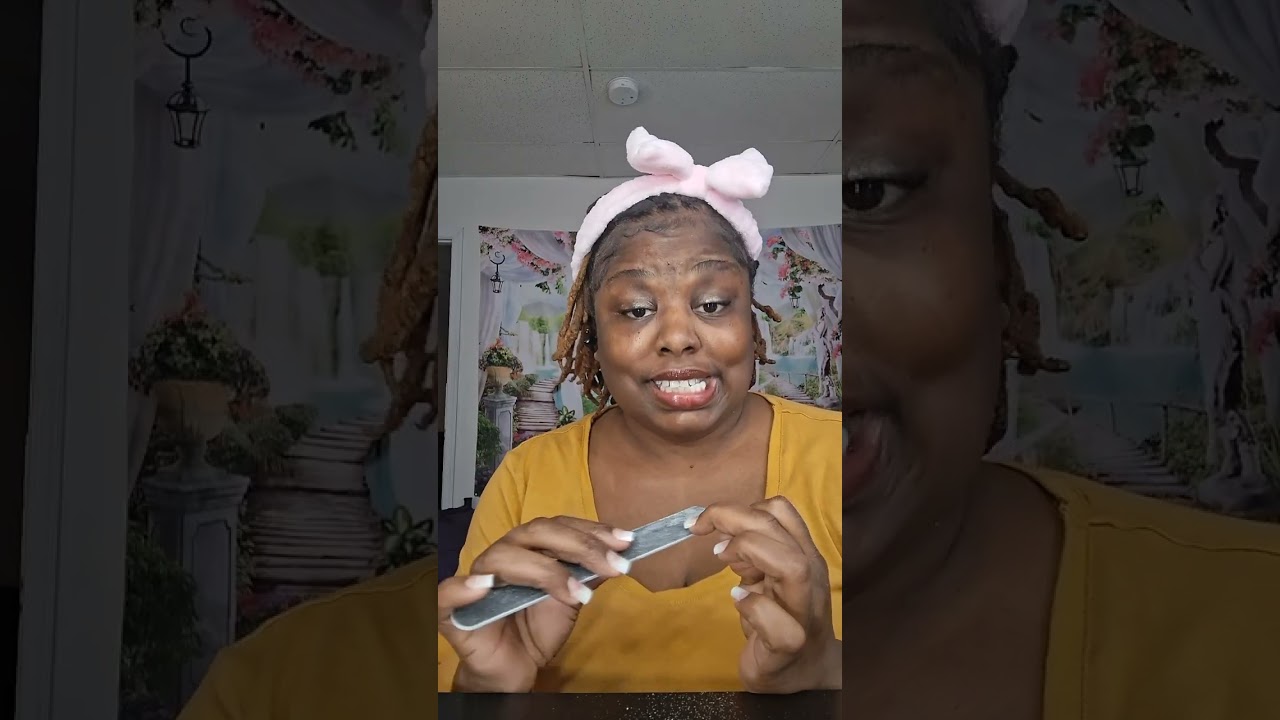 My first video of the year, doing my nails 