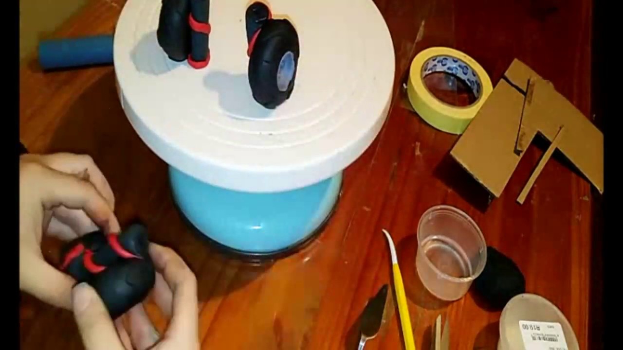 Monster truck fondant topper