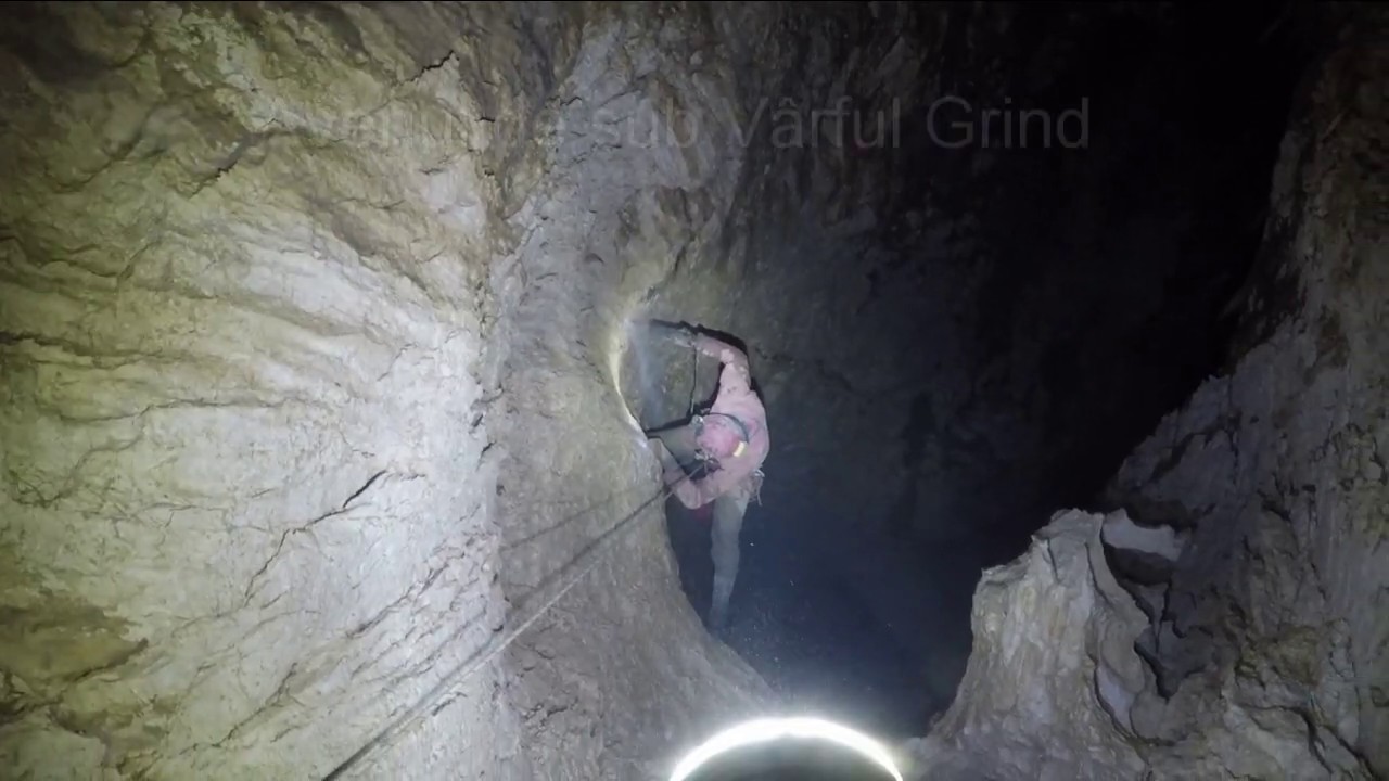 Avenul de sub Vârful Grind (Grind Pit) -769m Piatra Craiului