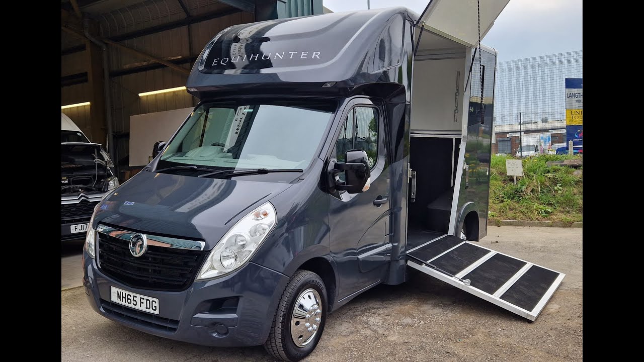 Equihunter Aurora 3.9 Tonne Two Stall Horsebox