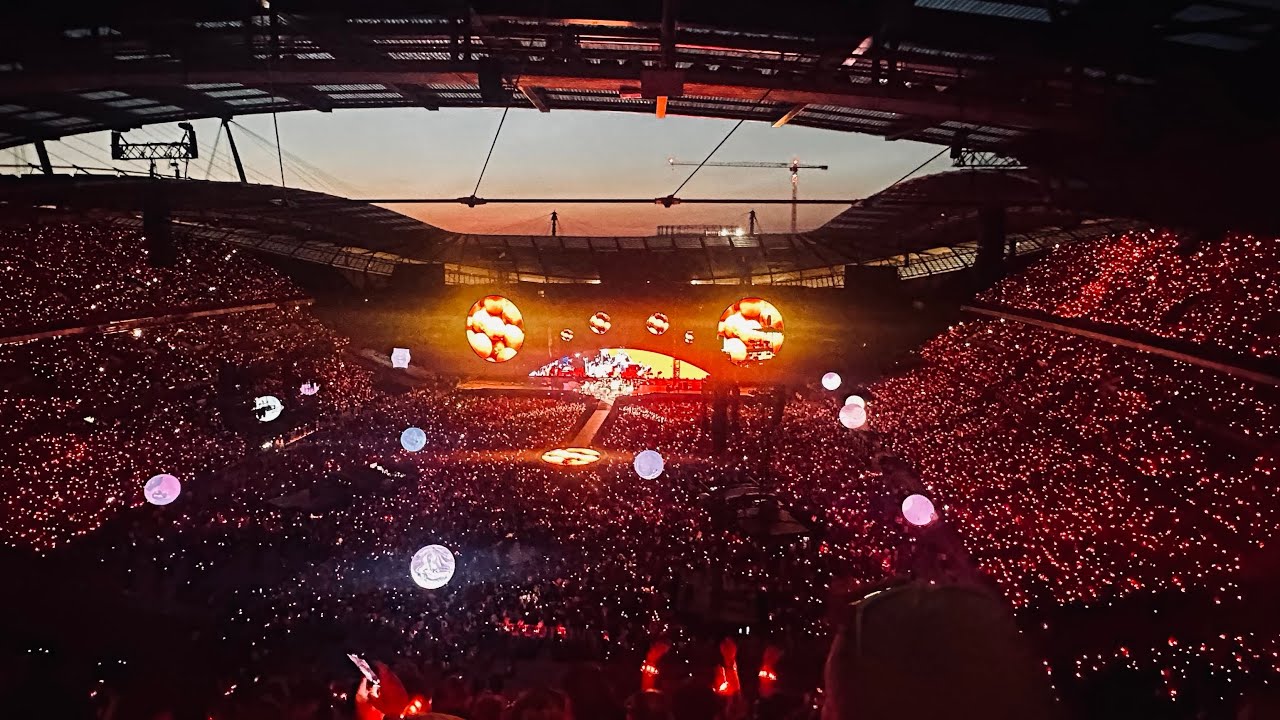 Coldplay - Fix You live @Etihad Stadium Manchester 03/06/23