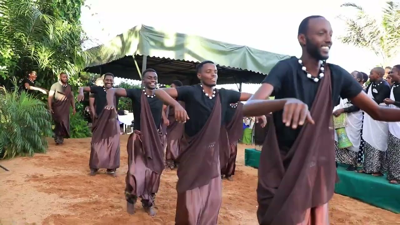 Impundu Cultural Group zinjiye mugitaramo abaraho buzura ibinezaneza irebere nawe