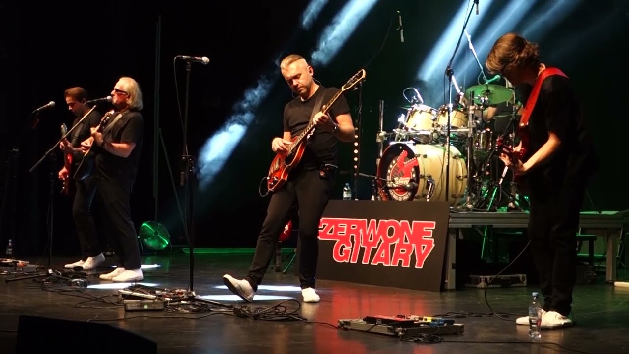 Czerwone Gitary - Jesień idzie przez park - Live ( Białystok 2023 )