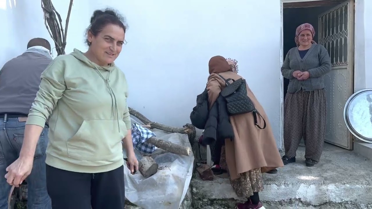 Köyde Mevlüt yemeği gençler köyü