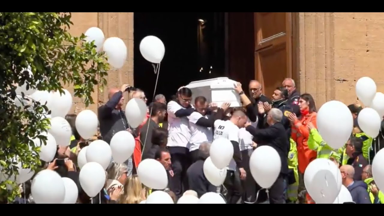 Femminicidio Sara Campanella, i funerali della studentessa uccisa a Messina