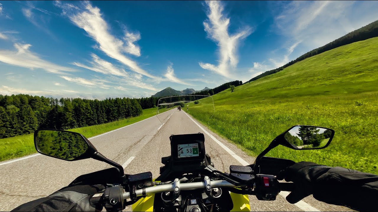 Going up Mount Bondone with the new Honda X-ADV 750 in manual mode