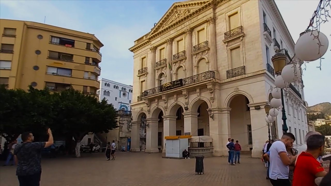تابعو هذه الجولة الرائعة في شوارع بجاية و ساحاتها WALKING DOWNTOWN BEJAIA