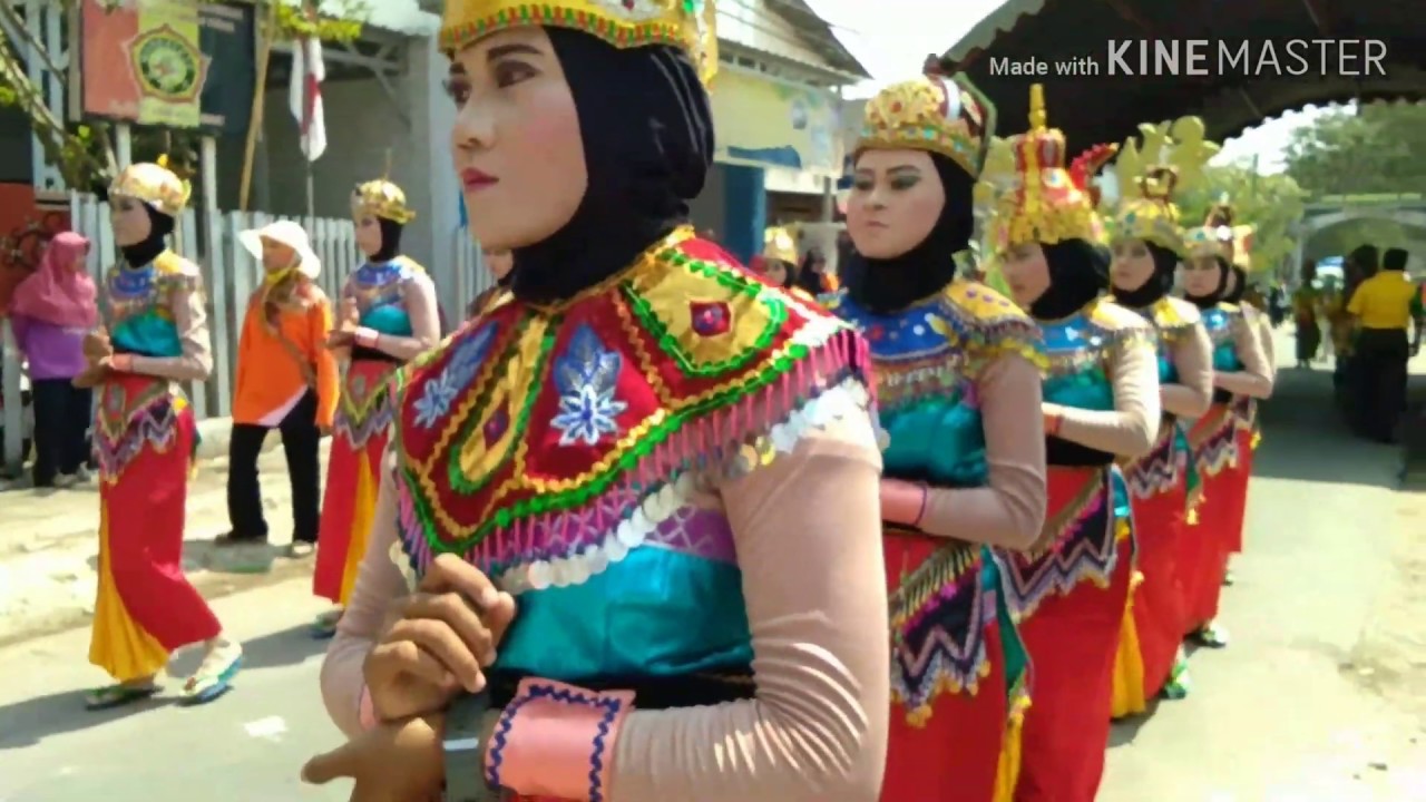 MENGHIBUR MASYARAKT KEREK/ KARNAVAL 2018 SMAN 1 KEREK