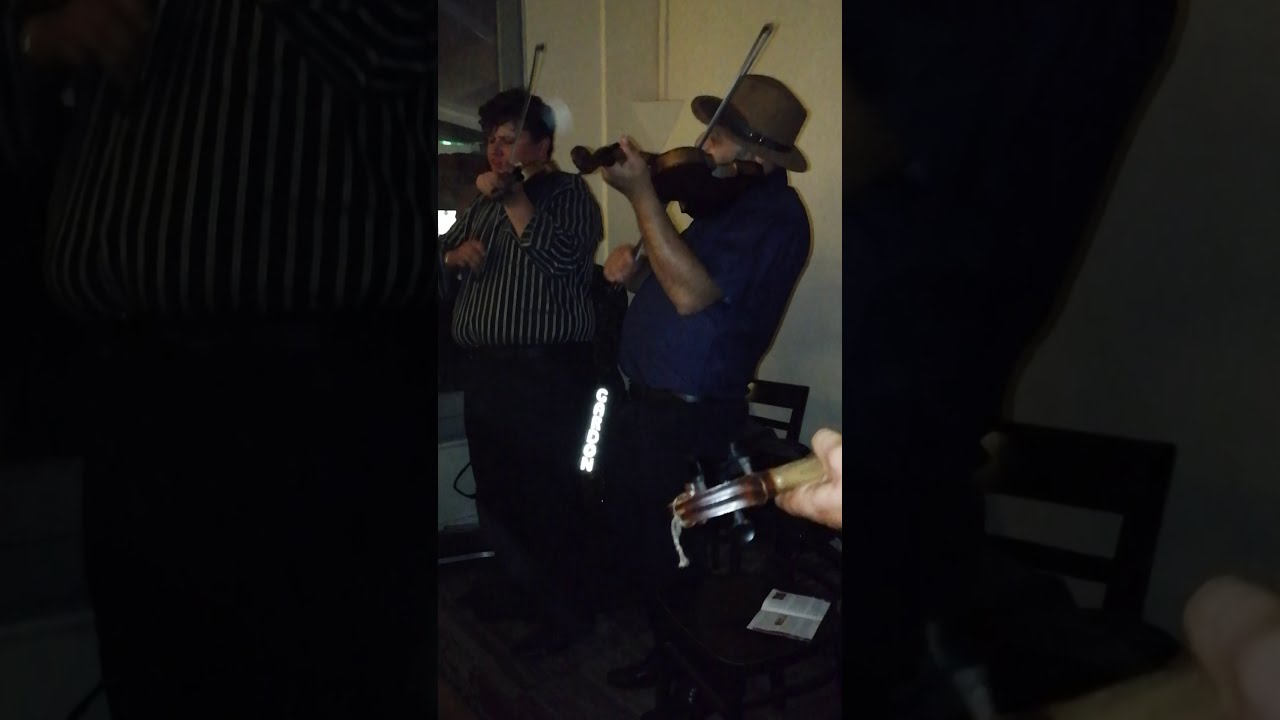 Palatkai banda, Szilágyi Tóni, Èles Laci