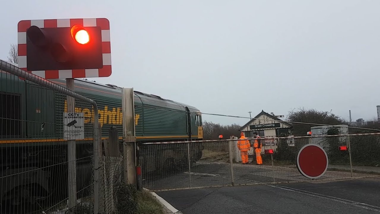 (Manual Gates, LED Lights & Alarms) Grain Level Crossing, Kent