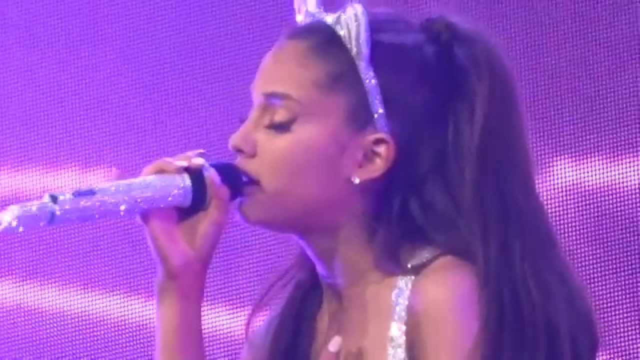 Ariana Grande - 
