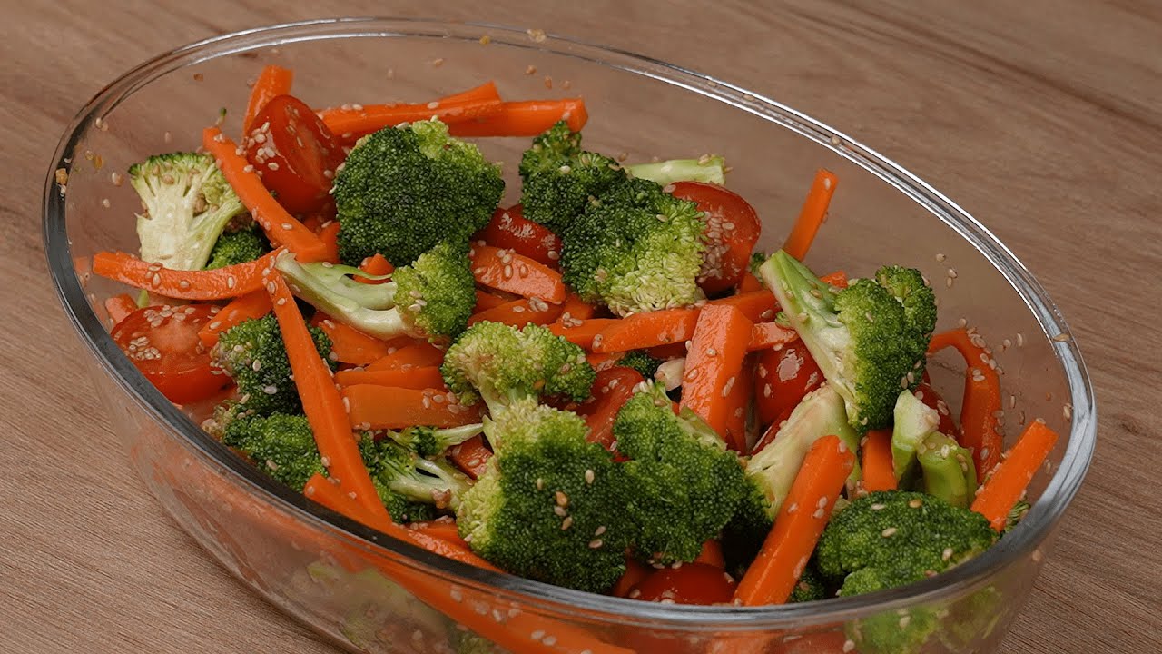 &iexcl;Ensalada de br&oacute;coli f&aacute;cil y saludable! No podr&aacute;s dejar de comer.