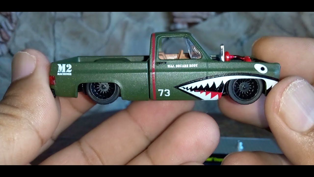 M2 Machines 1973 Chevrolet Cheyenne Super 10  Green 1/64