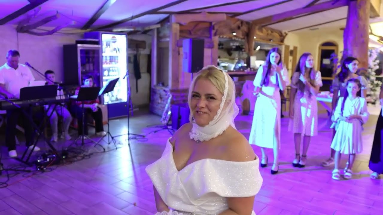 Квітка, чіпка чи букет? Цей весільний Обряд дивує ВСІХ 😲