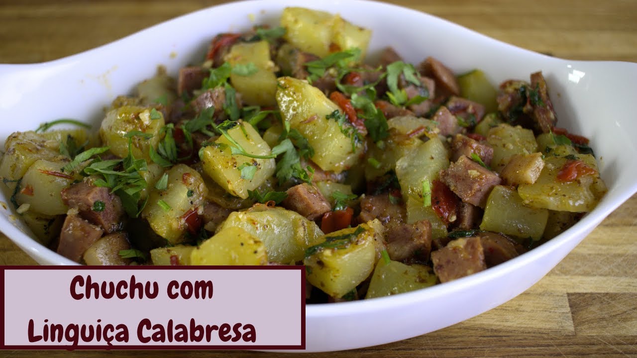 CHUCHU REFOGADO COM LINGUIÇA.A MISTURA DO DIA A DIA AINDA MAIS GOSTOSA.