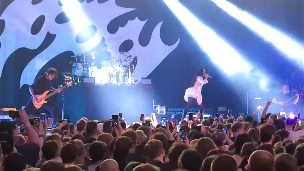 Poppy - If We're Following The Light live Melbourne Australia 22-1-26
