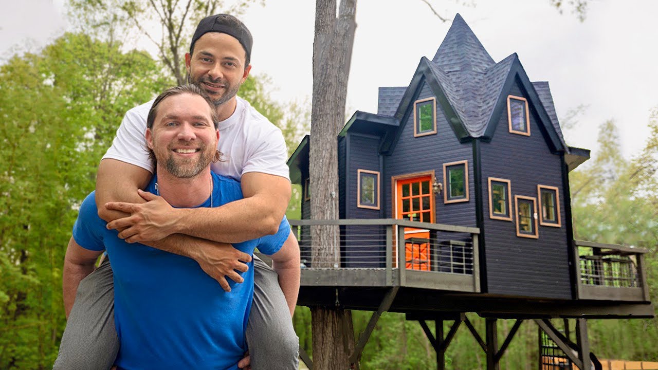 24 Hours in a Luxury Tree Castle: our dream stay comes true!