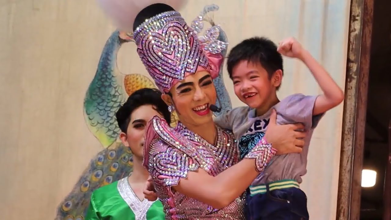 พี่บิ๊กเล่นใหญ่เสมอ ร้องอุ้มลูกน้อย ก็อุ้มพี่เบ๊นซ์ออกมาเลย 5555 ฉันปวดหัวแทนแม่เฮ็นได้ไหม 555