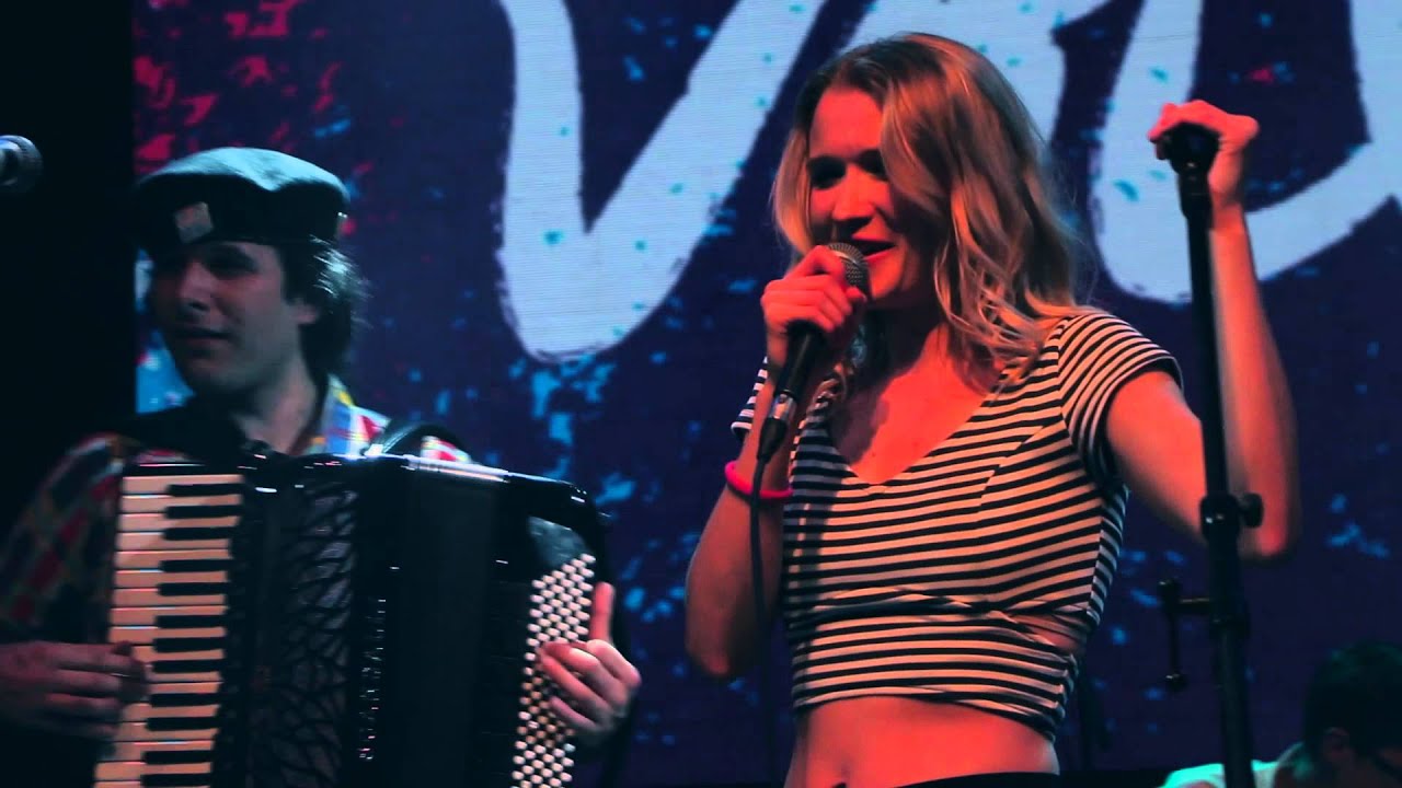 VOILA - L 'AMOUR (live from Lucerna music bar)