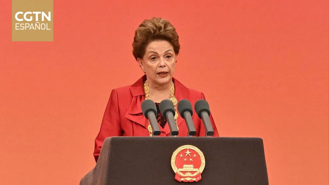 Medalla de la Amistad entregada a Dilma Rousseff, presidenta del Nuevo Banco de Desarrollo