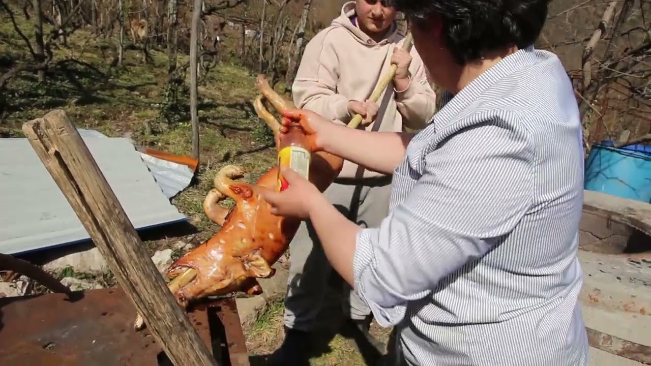 Лечхуми, Твиши. Приготовление поросёнка в тонэ. Март 2025