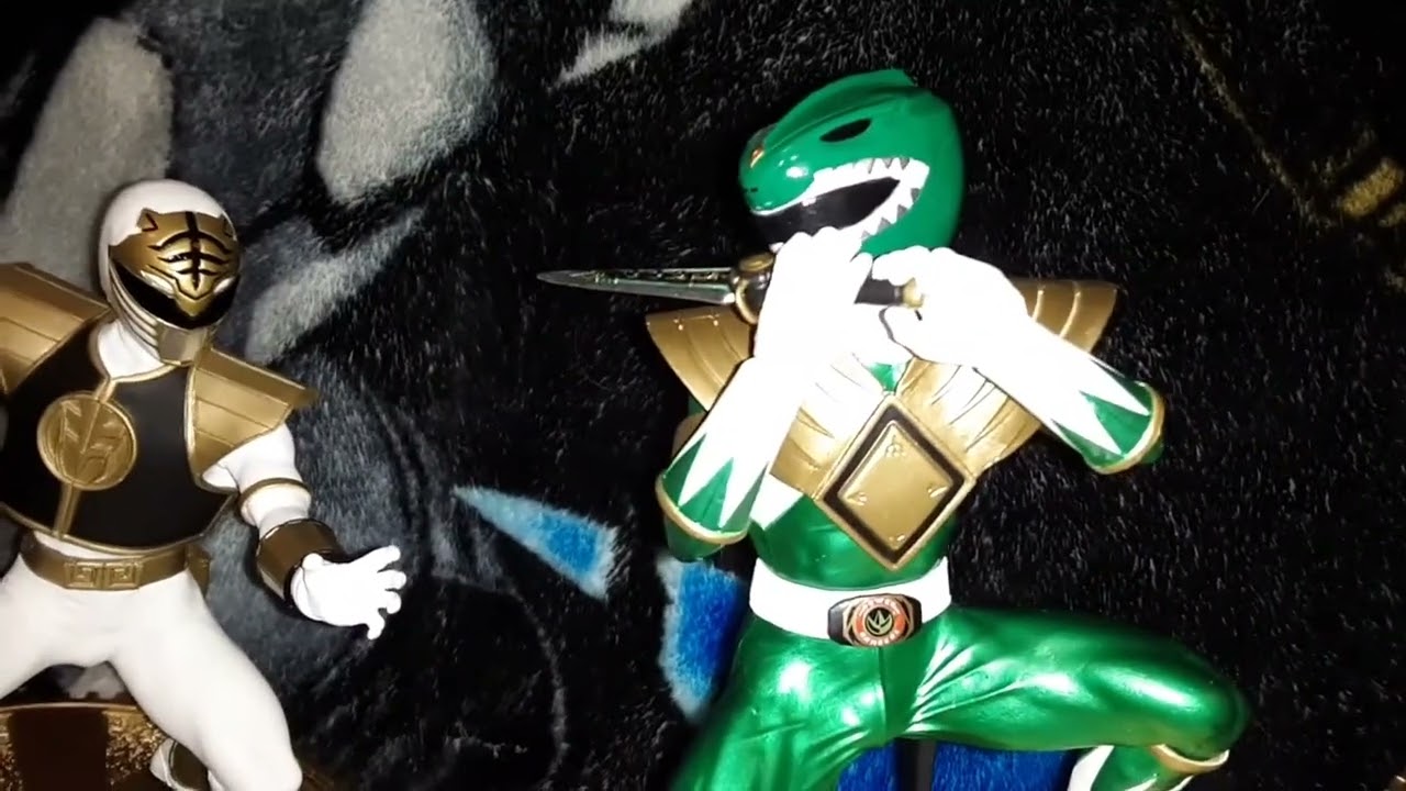 PCS collectibles Might Morphin Power Ranger Statues