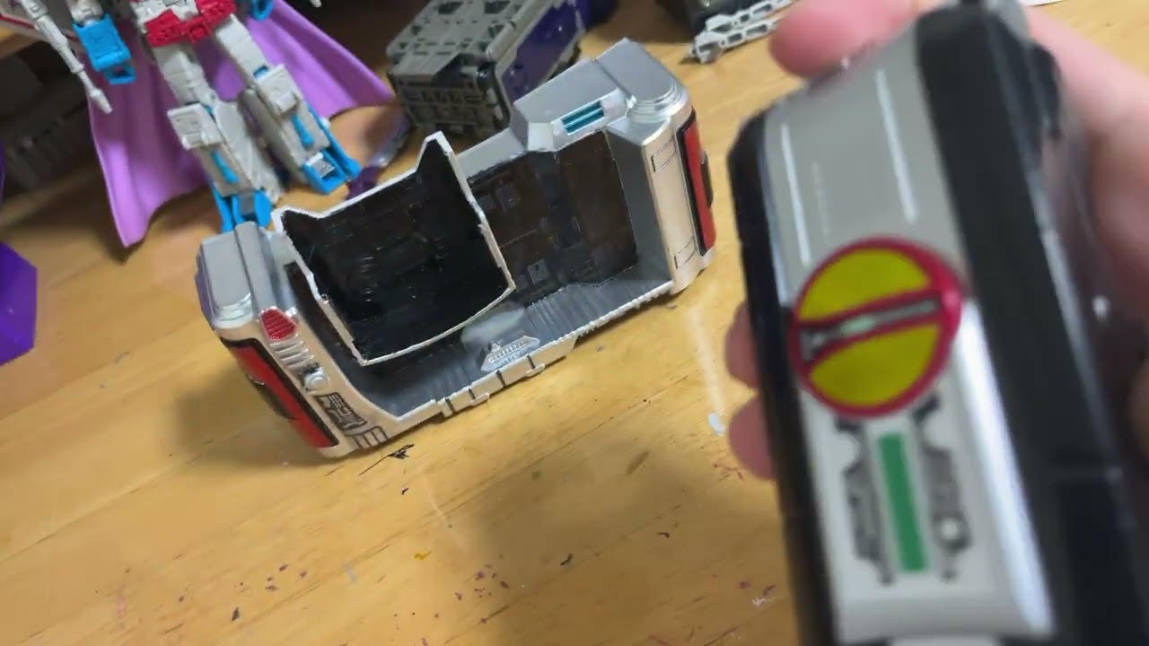 レジェンド変身ベルトのファイズドライバーを重塗装‼️