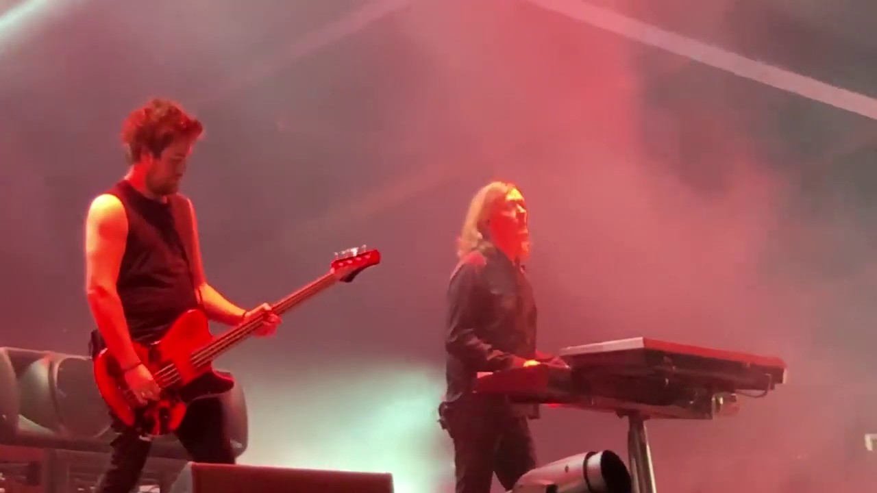 The Cure Lovesong Fuji Rock Japan 2019 Simon's son Eden on bass
