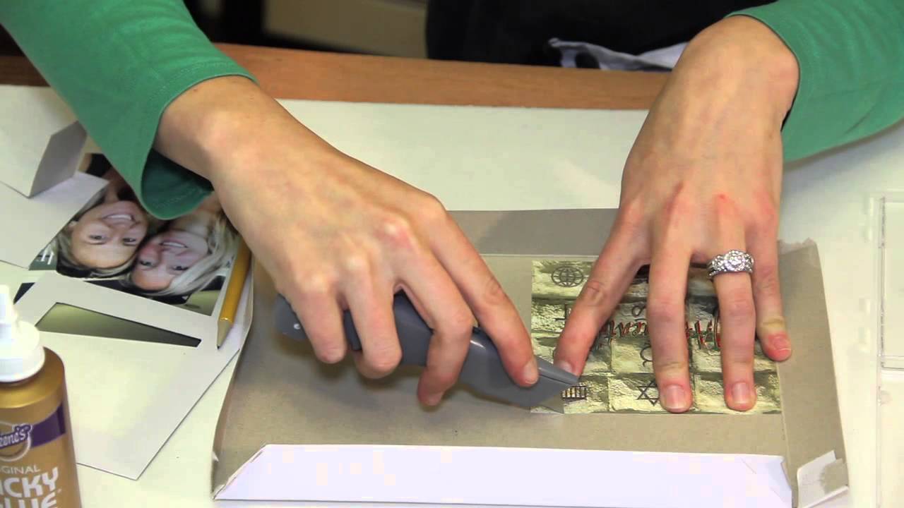 How to Make Picture Frames Out of CD Cases : Picture Frame Crafts