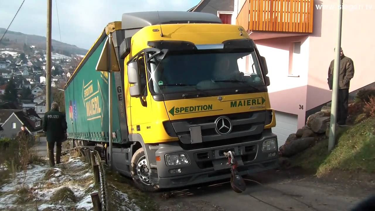21.01.2011 Wieder LKW festgefahren