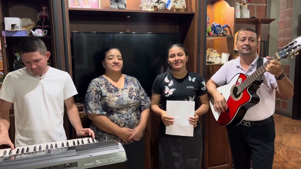GRUPO FORTALEZA Y VERÓNICA TOLEDO / A Mi Guatemala