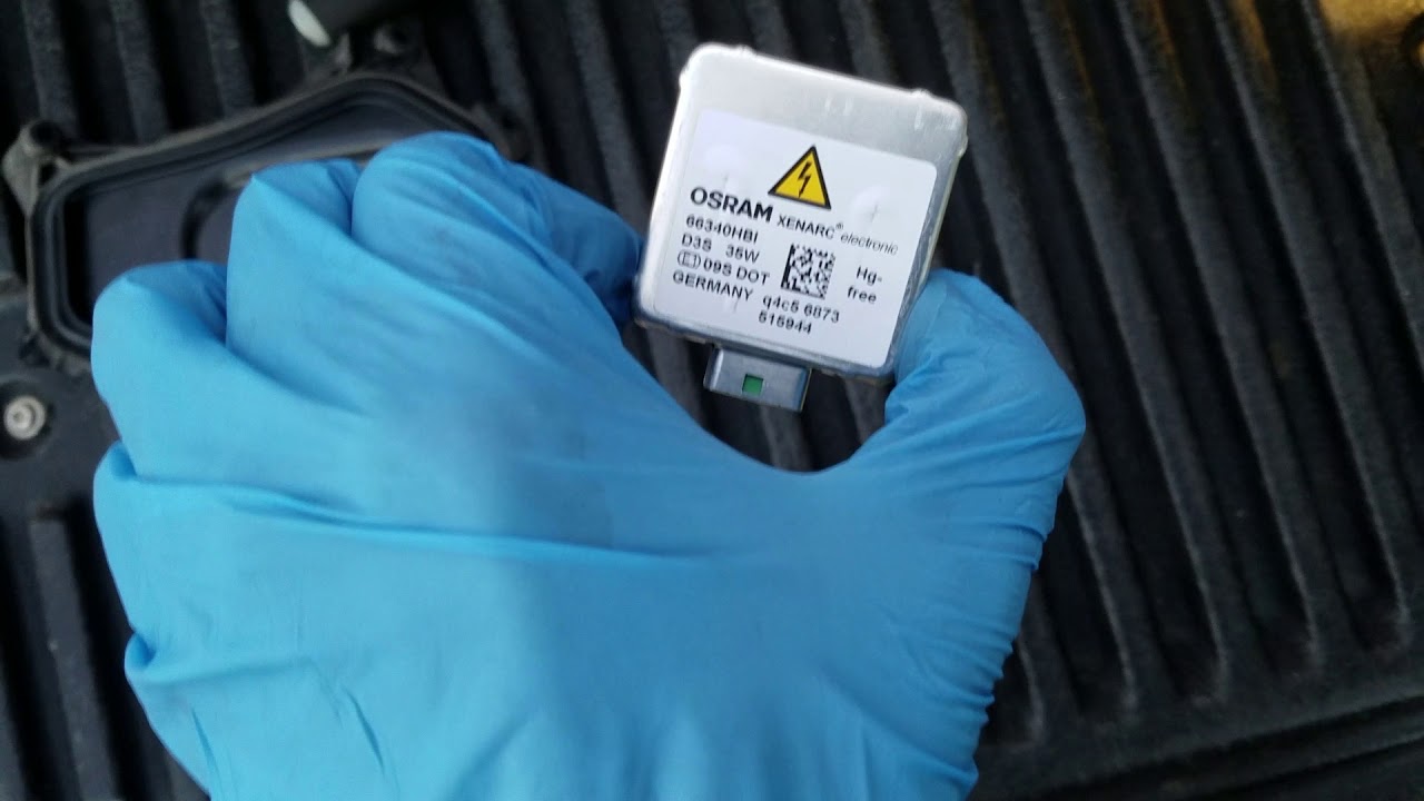 981/991 PDLS Bi-Xenon Headlight bulb change