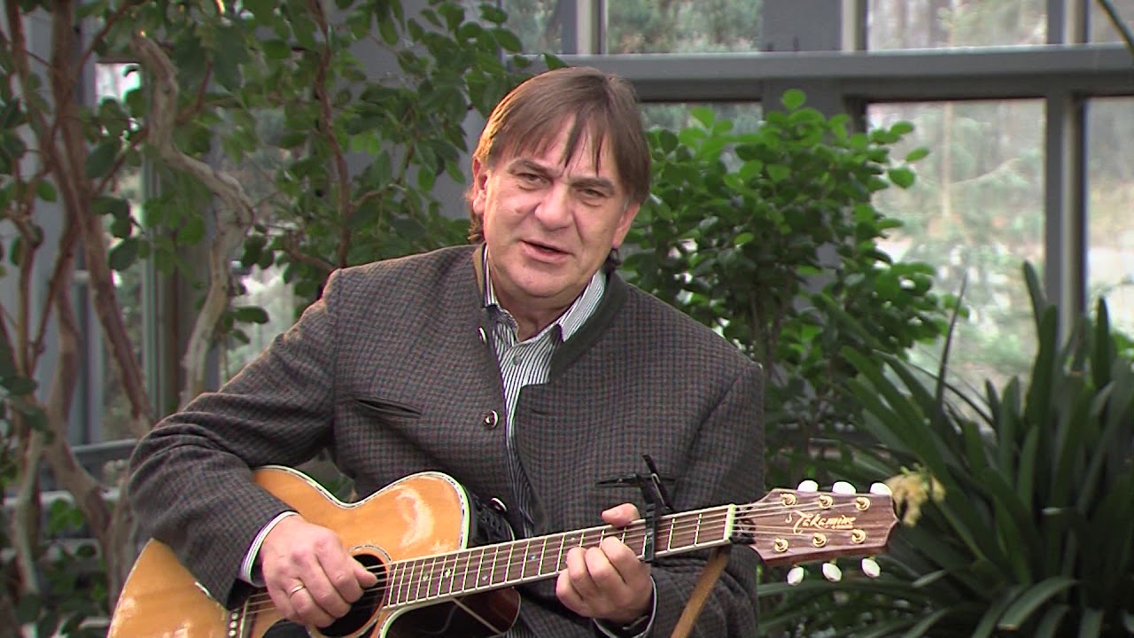 Indrek Kalda - SEAL VÄIKESES KOLLASES MAJAS