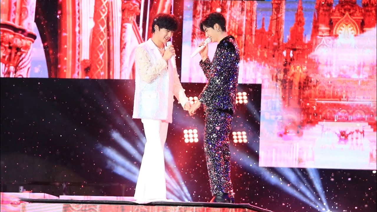 ซี+นุนิว(ZeeNuNew) - ชอบตัวเองตอนอยู่กับเธอ #ZeeMeShowConCert #ZeePruk