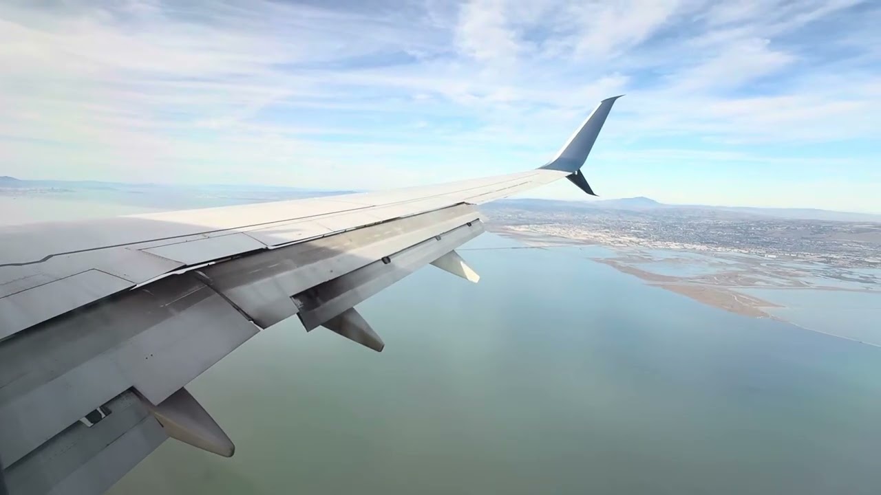 Delta 737-900ER landing at SFO 10NOV2025