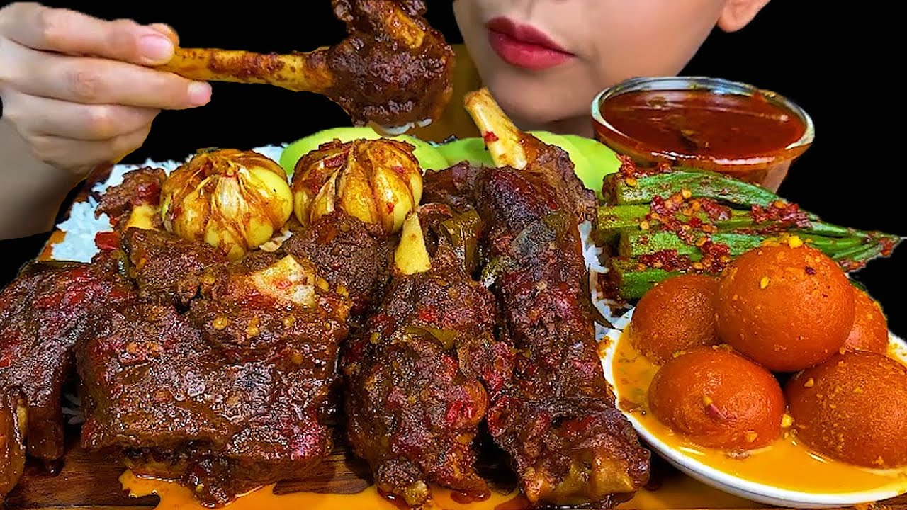 INDIAN FOOD\\SPICY MUTTON CURRY WITH GARLIC, GULAB JAMUN & SPICY LADY FINGER CURRY * MUKBANG SOUND *